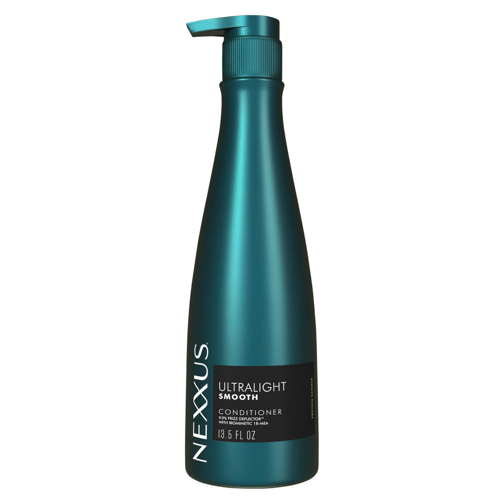 Nexxus Ultralight Smooth Conditioner botella, cabello suave y sin frizz en humedad.