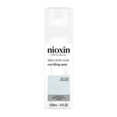 Nioxin Density Defend: botella y aplicación para mayor volumen en cabello fino.
