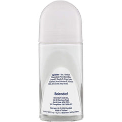 NIVEA Pearl & Beauty Roll-On during application shows a smooth, easy glide.