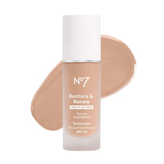 No7 Restore & Renew: botella de base para un acabado suave y natural.