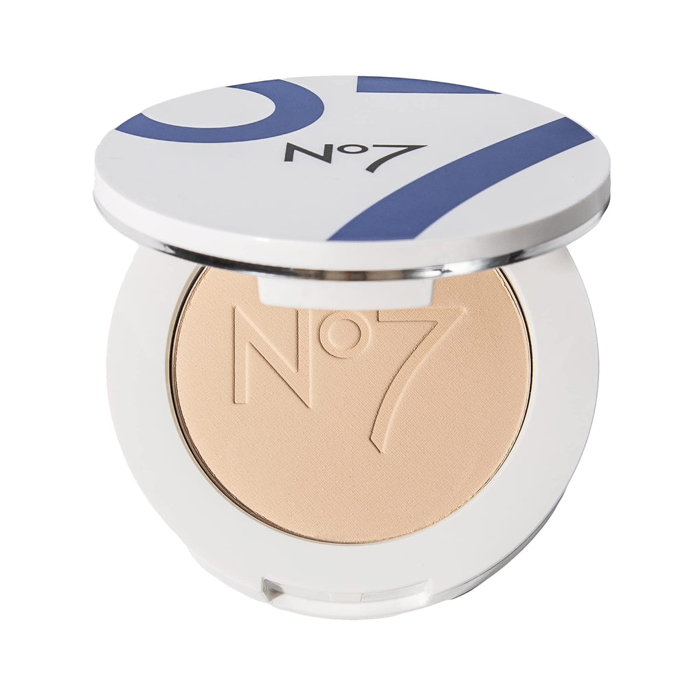 No7 Lift & Luminate polvos compactos, acabado suave y luminoso para cualquier tono de piel.