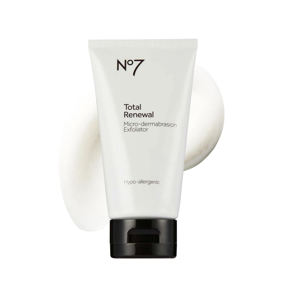 No7 Microdermabrasion Total Renewal: bote del exfoliante para piel suave y radiante.