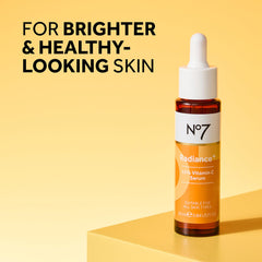 Textura gel ligera de No7 Radiance+ se absorbe rápido para un rostro radiante.
