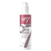 No7 Restore y Renew limpiador facial en botella, elimina maquillaje con suavidad.