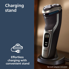 Norelco Shaver 3900 wet/dry use, ideal for shaving with gel or foam.