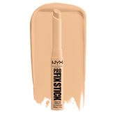 NYX Pro Fix Stick Corrector crema, aplicación suave para acabado natural.