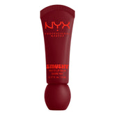 NYX Smushy Matte Lip Balm aplicada suave para labios hidratados y cómodos.