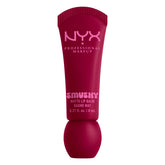 NYX Smushy Matte Lip Balm muestra textura suave para confort diario.