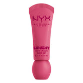 NYX Smushy Matte Lip Balm muestra textura suave y color sutil para uso diario.