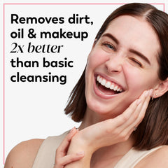 Limpieza facial 5 en 1 en una toalla de Olay para rutina diaria.