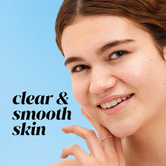 Olay Toner con AHA/BHA/PHA aclarando poros y textura uniforme.