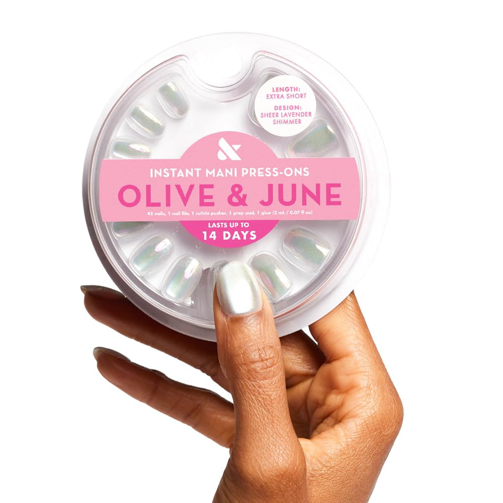 Olive & June Instant Mani: uñas lavanda con acabado realista para uso diario.