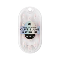 Olive & June Mani Maximalist: 42 uñas en 21 tallas para ajuste cómodo y personalizado.