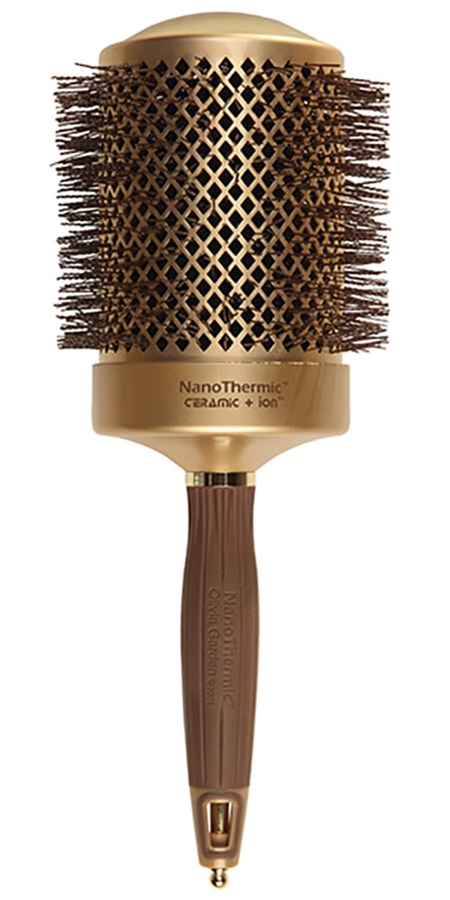 Olivia Garden NanoThermic round brush with ergonomic handle for precise blows.