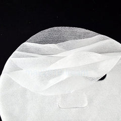 Aplicación de mascarilla facial Onwon en el rostro para uso diario
