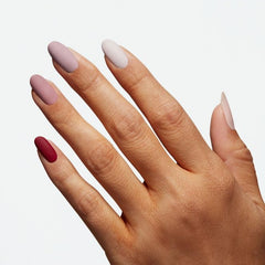 OPI capa superior mate, brocha ancha profesional para cobertura uniforme.