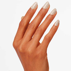 OPI Coconuts Over OPI, muestra de tono para combinar con looks neutros