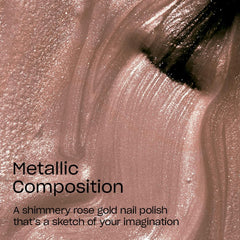 OPI Esmalte Composición Metálica: aplicación en uñas con cobertura uniforme sin rayas.