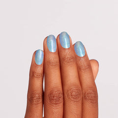 OPI Angels Flight to Starry Nights: primer plano de brocha amplia para cobertura suave.
