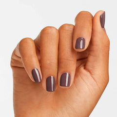 OPI esmalte taupe, acabado brillante y secado rápido