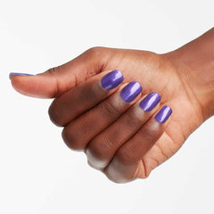 OPI Esmalte Morado tono vivo, cobertura uniforme para uñas.