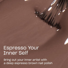 OPI Espresso Your Inner Self: muestra de tono marrón oscuro para uñas.