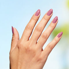 OPI Nature Strong Conocimiento es Flor, acabado brillante que realza uñas naturales