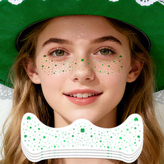 Tatuajes temporales Ovasorve verdes con trébol brillo para realzar el rostro.