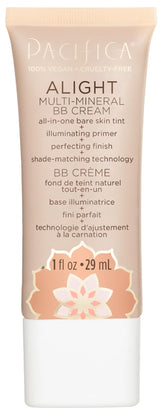 Pacifica Alight BB crema multi-mineral tono medio, envase práctico de 30 ml para retoques diarios.