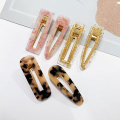 Parcce marble hair clip feather pattern adds delicate accent