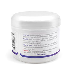 Aplicación manual de la crema oncológica para piel estresada y seca.