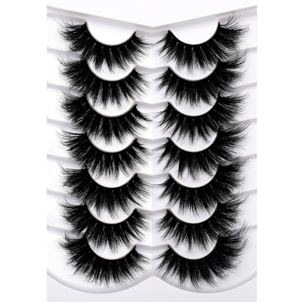 Pooplunch 8D silk lashes create a cat-eye look with lightweight comfort