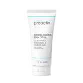 Crema corporal Proactiv en envase, ayuda a controlar imperfecciones de la piel.