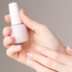 Probelle vitaminas A y E para uñas más suaves y resistentes