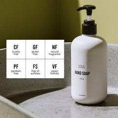 Jabón Public Goods con aceites esenciales naturales para una limpieza suave.