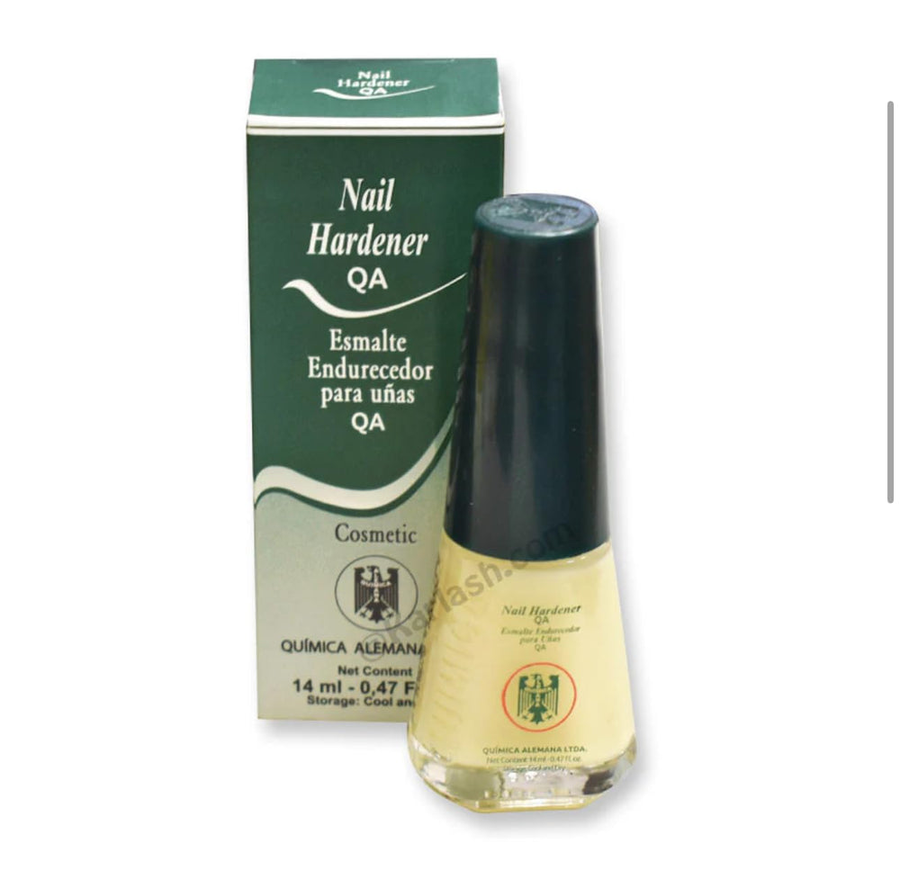 Química Alemana Nail Hardener bottle shows a clear protective layer for stronger nails