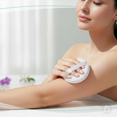 R-NEU talc-free dusting powder for breathable skin.