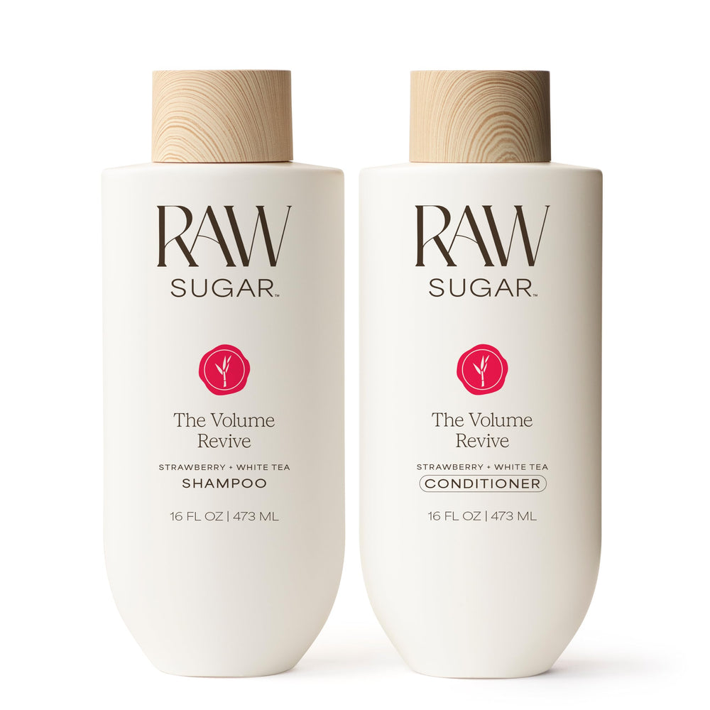 RAW SUGAR Volume Revive champú botella visible, aporta volumen ligero
