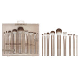 Real Techniques Au Naturale Ultimate Powder Brush for seamless setting and soft finishing.