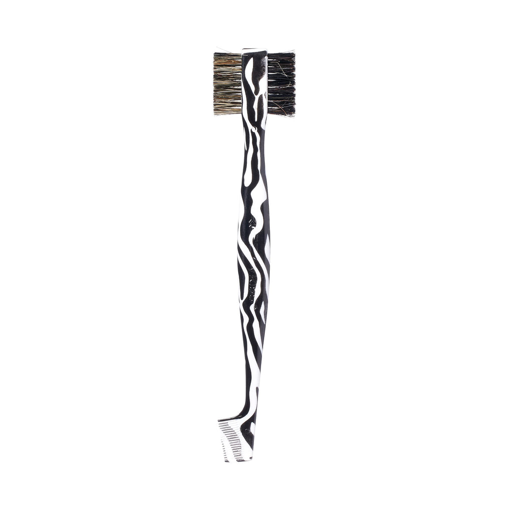 RED by Kiss Dual Edge Brush close-up shows soft boar bristles for gentle edge work.