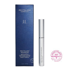 RevitaLash Advanced applicator brush ready to apply lightweight conditioning on lashes.