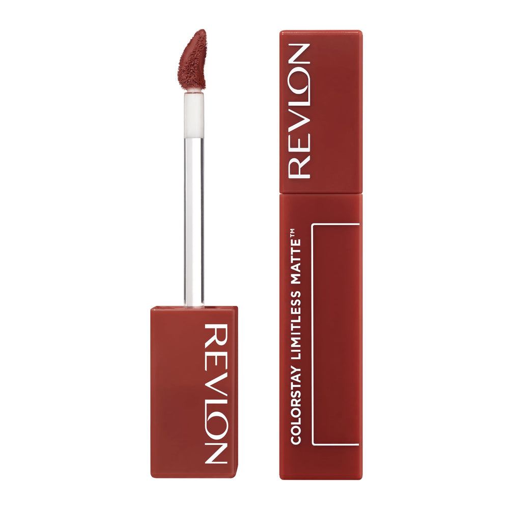 REVLON ColorStay Limitless Matte Real Deal 013 en labios; color duradero.