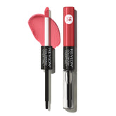 Revlon ColorStay Overtime Labio líquido coral constante, aplicación central para color uniforme.