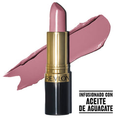 Revlon Super Lustrous Lipstick Primrose 668 closeup reveals smooth glide and minimized lip lines.