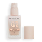Revolution Skin Silk muestra la botella para una aplicación suave y controlada.