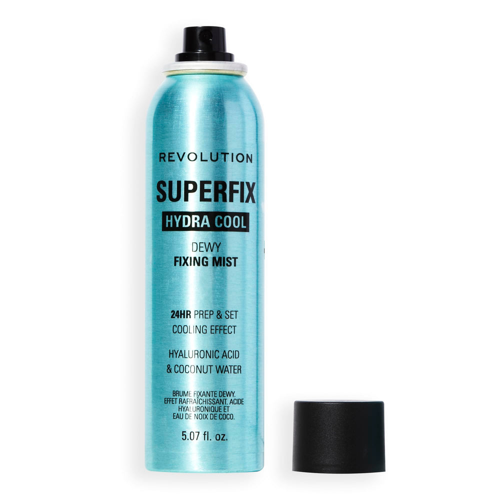 Revolution Superfix Hydra Cool Mist en aplicación suave prepara el maquillaje