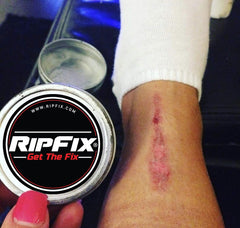 RipFix se transporta fácil: envase portátil para entrenos fuera del gimnasio.