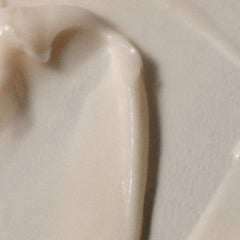 RŌZ Foundation Conditioner features ceramides and pea peptides to strengthen strands.