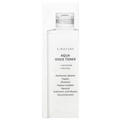 Aplicación del tónico S.NATURE Aqua Oasis Toner sobre la piel para calmar irritaciones.