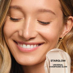 Aplicación facial de Saie Mini Glowy Super Gel para glow suave